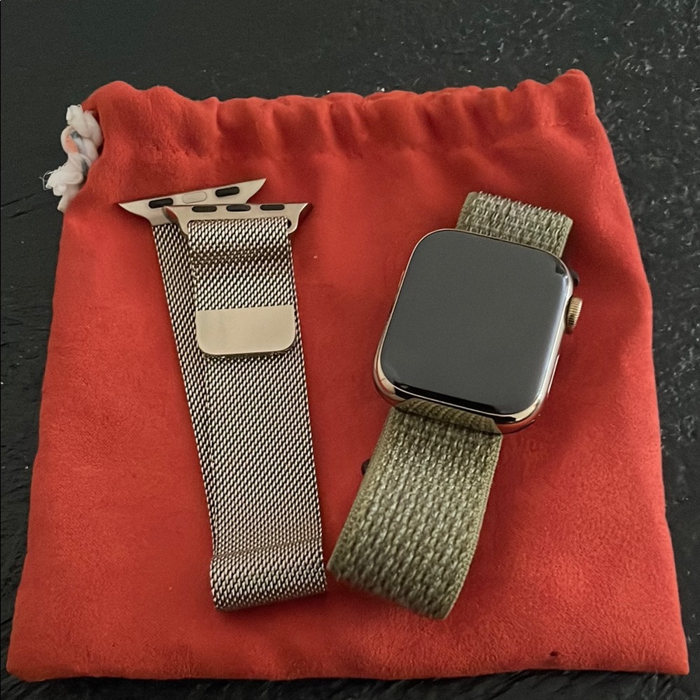 Apple Watch Series 8 41mm GPS + cellular stainless steel case